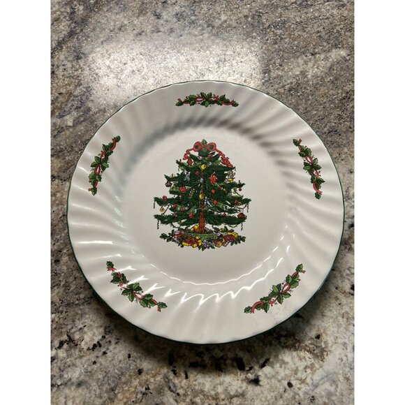 Vintage Christmas Village Ceramic Dinner Plate 10 inch Tree Presents Holly - Picture 2 of 4